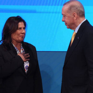 akpye gecti milyonlar yagdi 4ae6DYGX