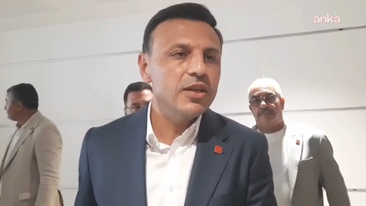 chp kurultay davasi ertelendi ozgur celikten ilk aciklama demoklesin kilicini chpnin tepesinde sallandirma girisimi TrEvAHF1