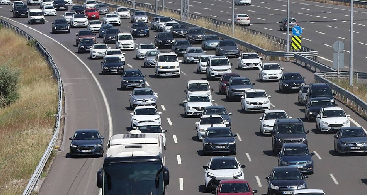 istanbulda sabah trafigi yuzde 72ye cikti PxvTgNwv