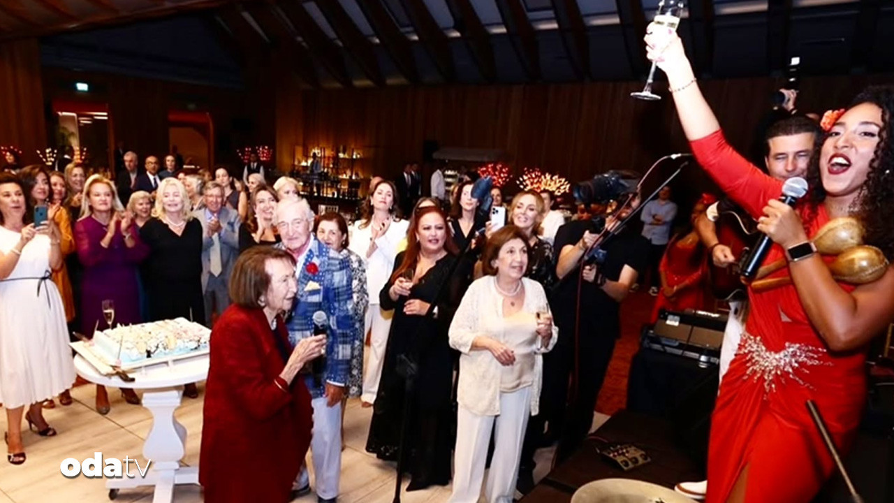 koc holdingden semahat arsele surpriz kutlama g8rcmA52