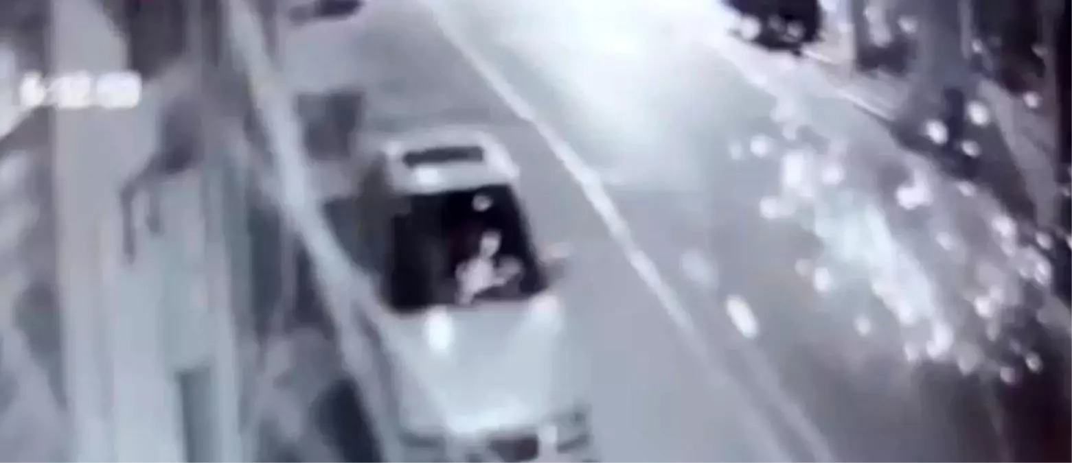 kocaelide patlayici iflagi 4 arac hasar gordu DHPGTEOY