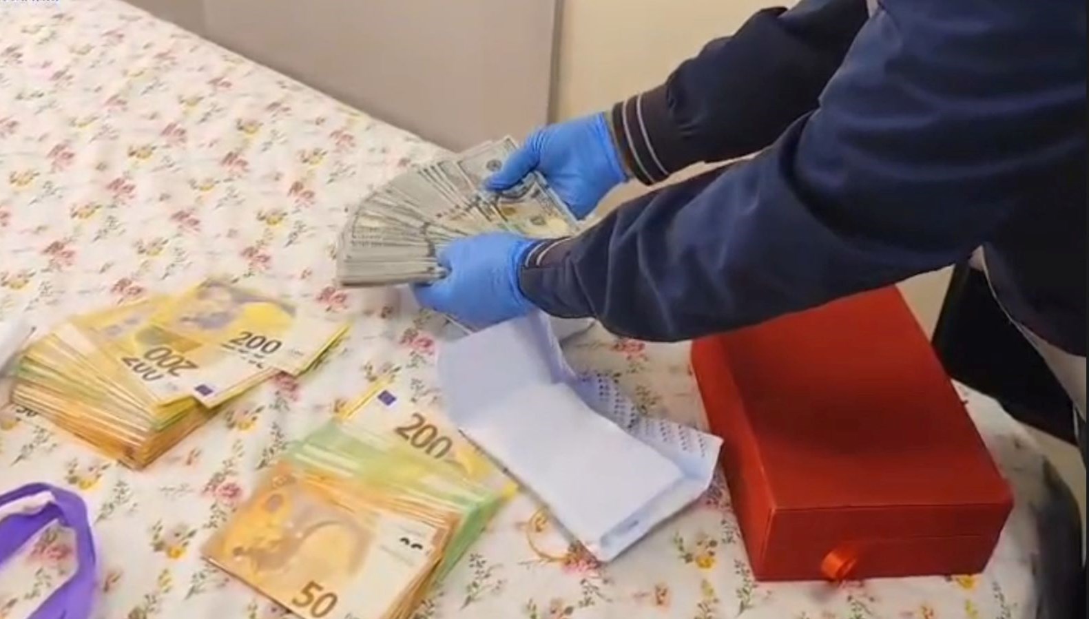 malatyada buyucu operasyonu on binlerce eurove dolar ele gecirildi NPTebNix