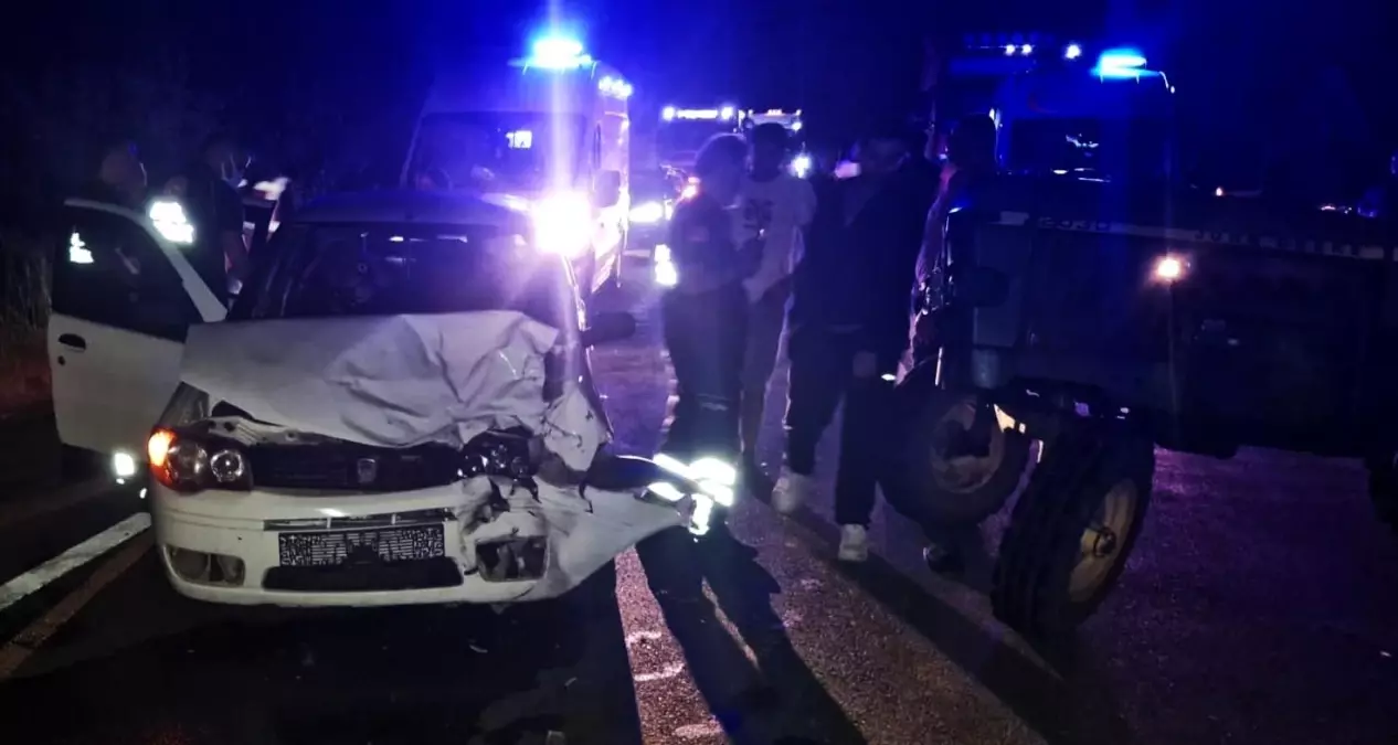 traktor ve otomobil carpisti 4 yarali Fc5fTvOE