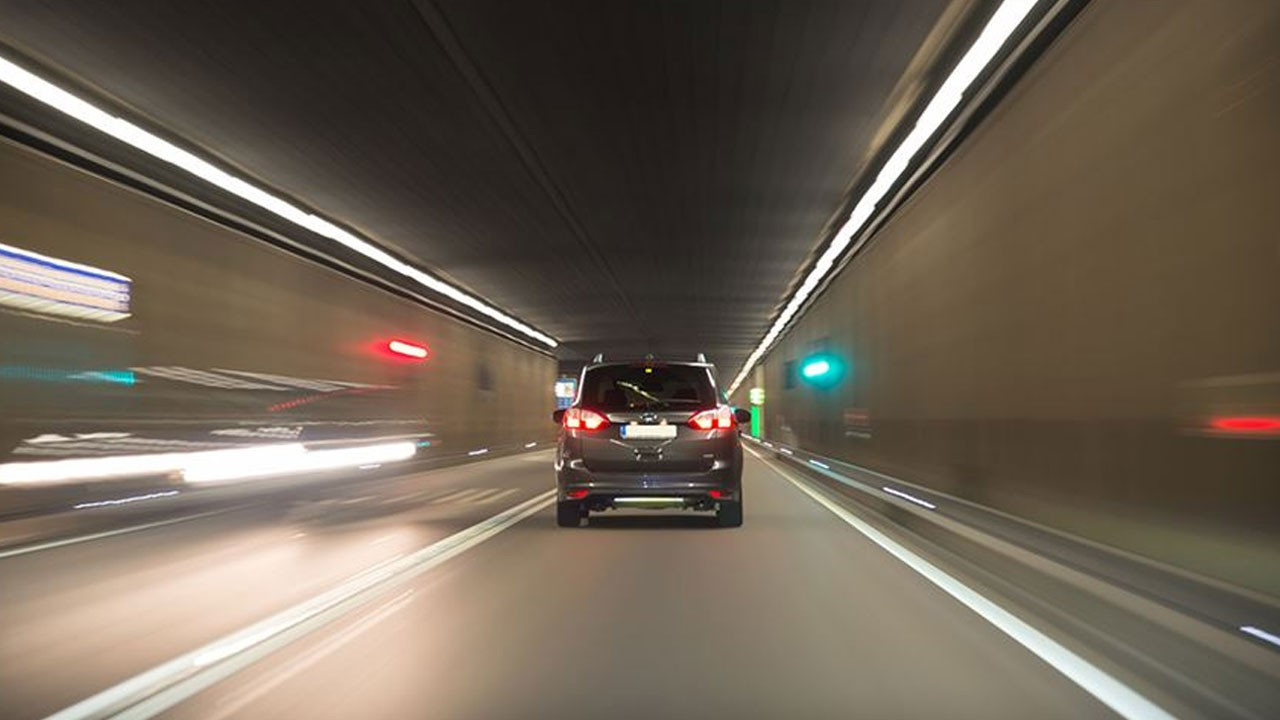 abden trafik kurallarinda yeni donem yurt disinda ehliyeti alinan surucu kendi ulkesinde de arac kullanamayacak Q7d1vpHg.jpg