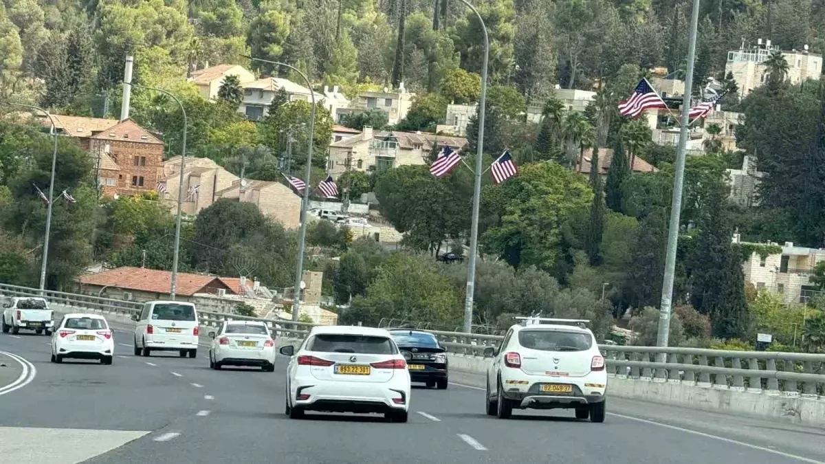 tel avivden kuduse ziyaretcileri abd bayraklari karsiliyor 1KZvrvcJ.jpg