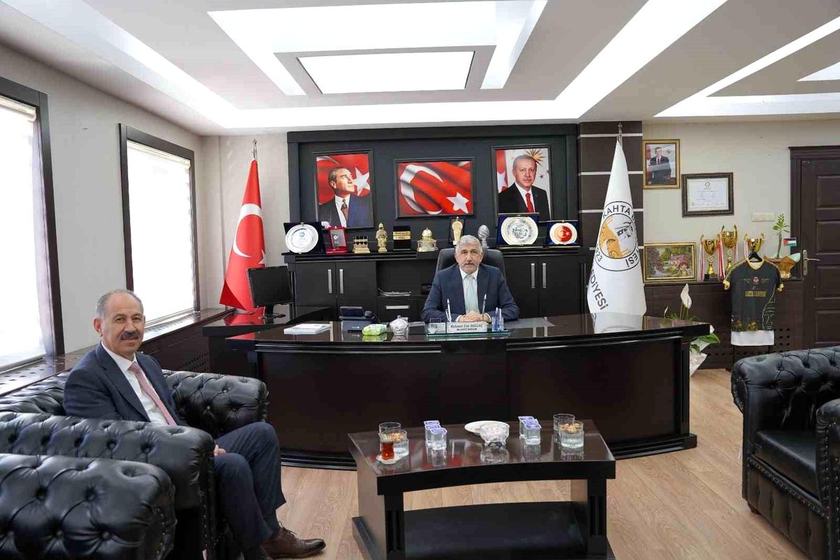 Arpaçay Belediyesi, Kahta Belediyesi’ni Ziyaret Etti