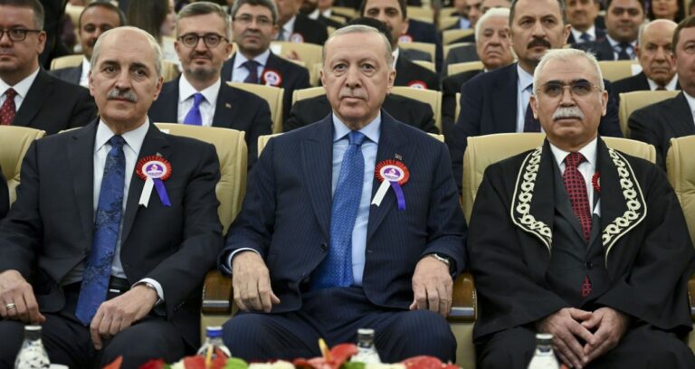aym-baskani-ozkaya-erdoganin-katildigi-toplantida-boyle-konustu-firavun-nemrud-karun-helak-oldu-qV4GqGfk
