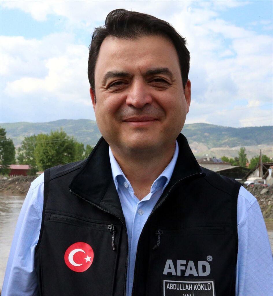 Sanchez’in Partisine Yönelik Polis Operasyonu